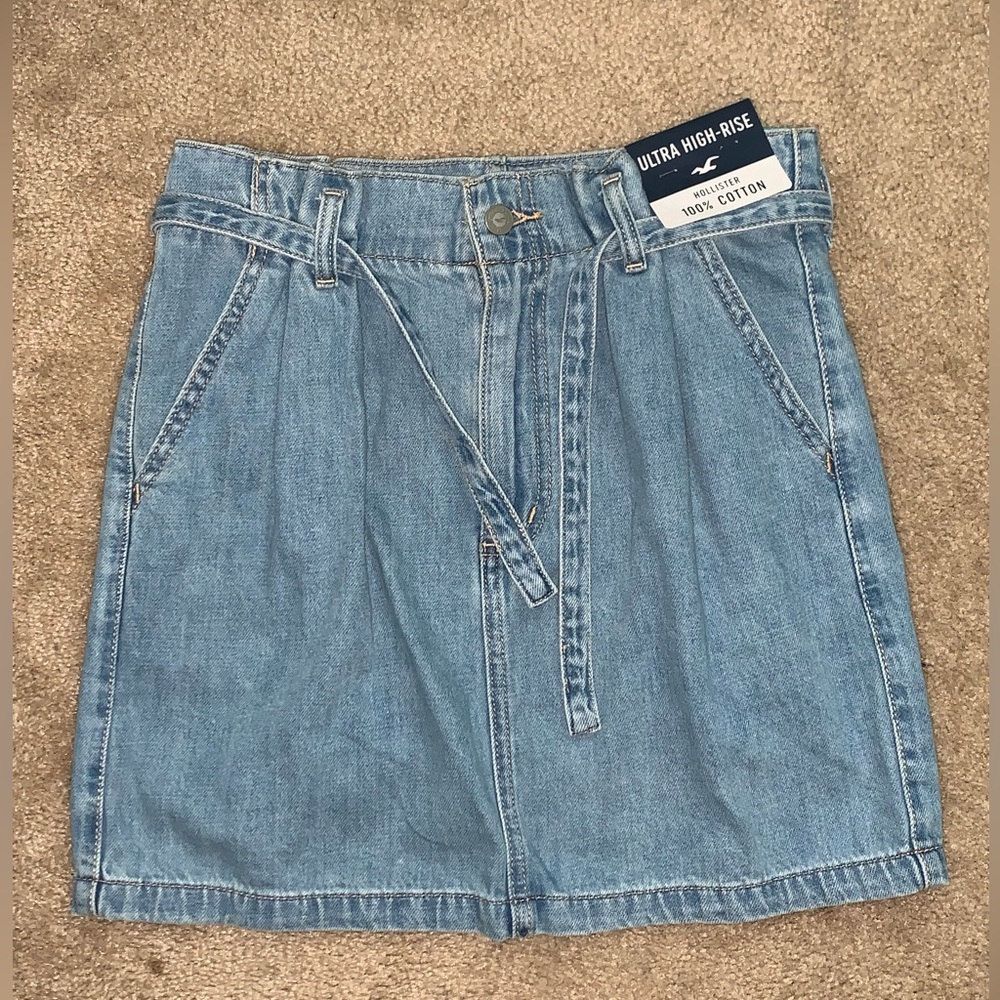 New Hollister denim skirt